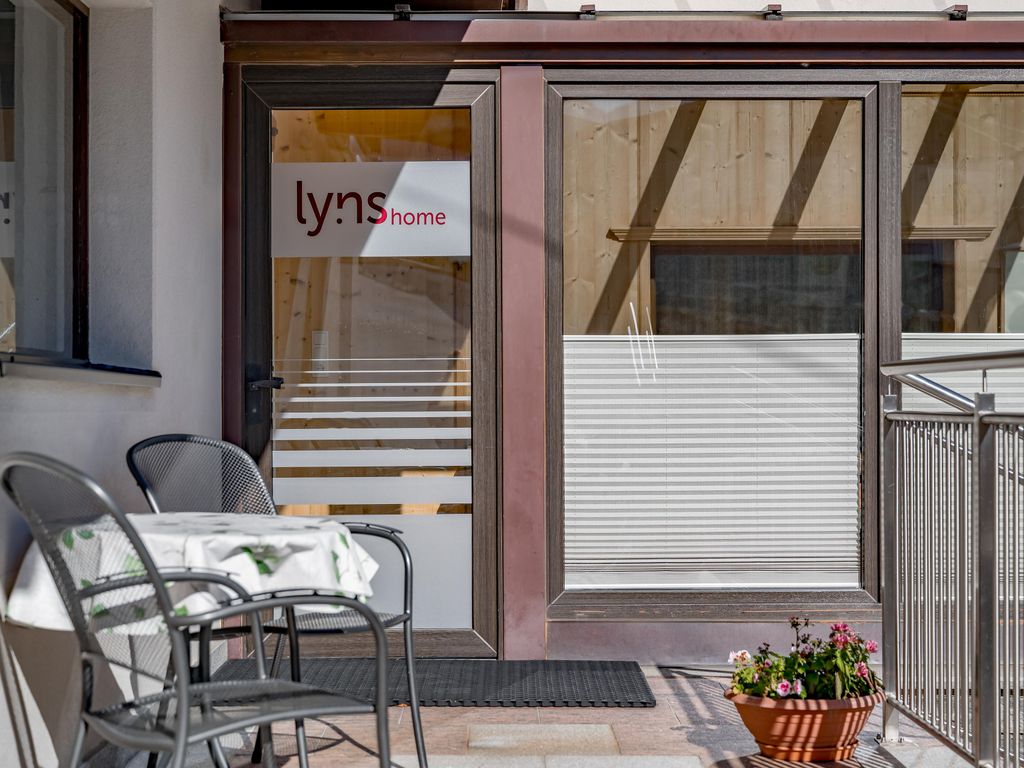 Lyns Home
