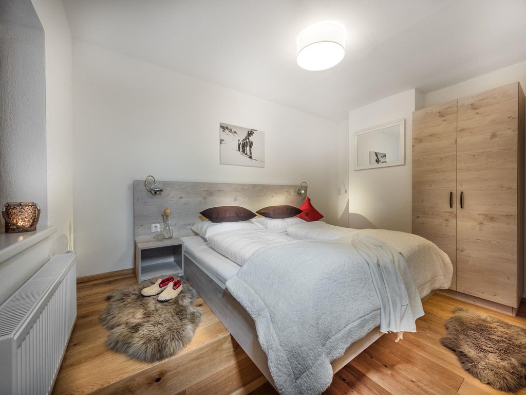 Ladinger, Landhaus