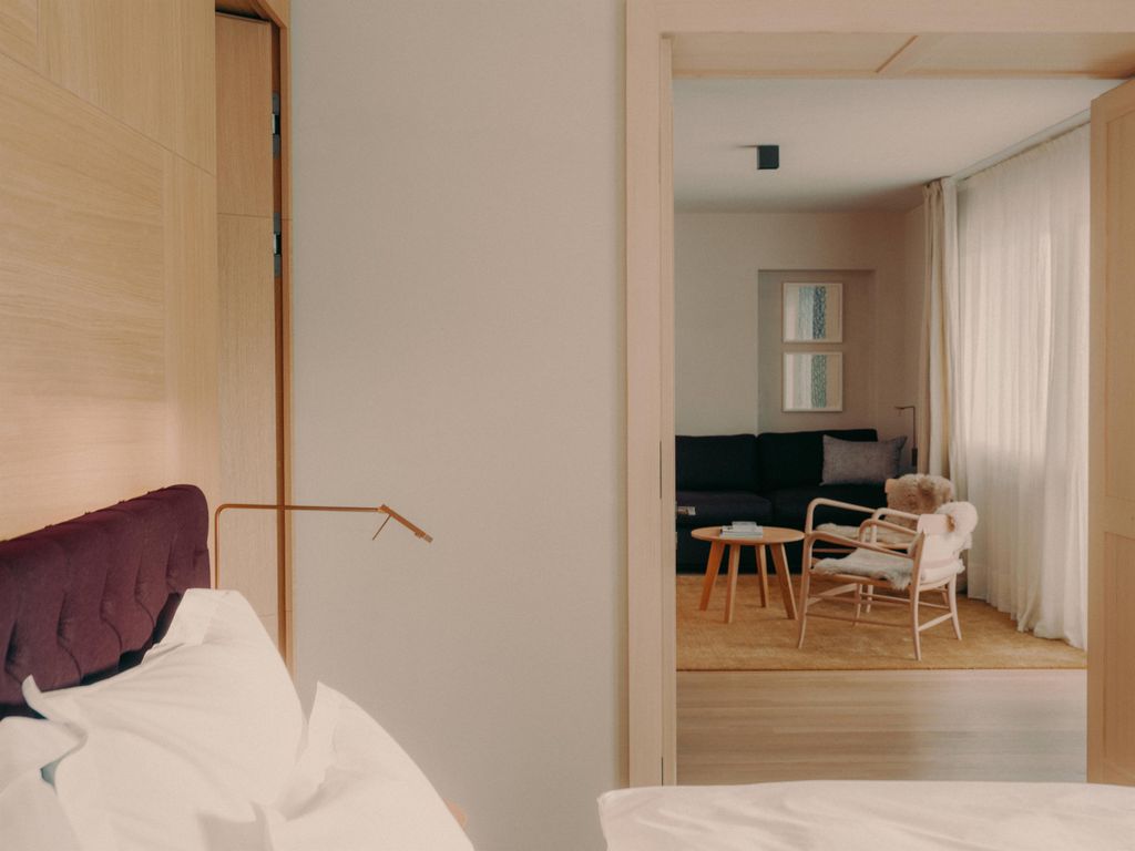 Schwarzwand, Hotel