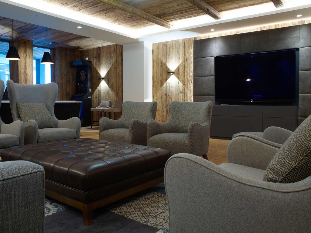 Gotthard, Hotel