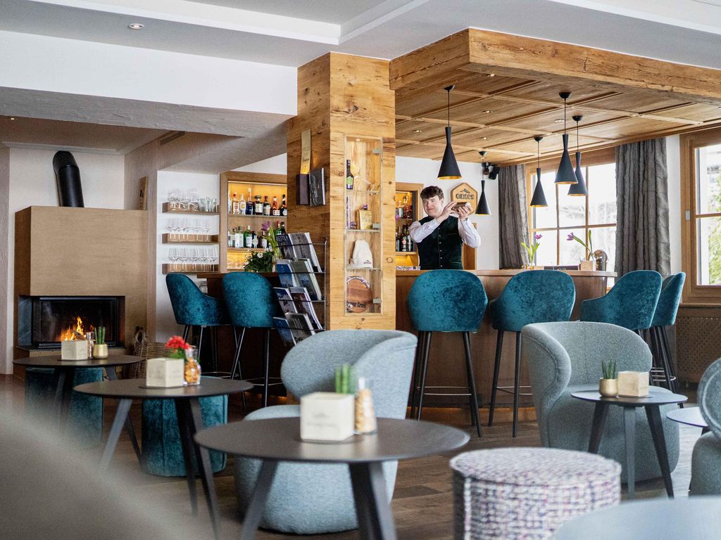 Gotthard, Hotel