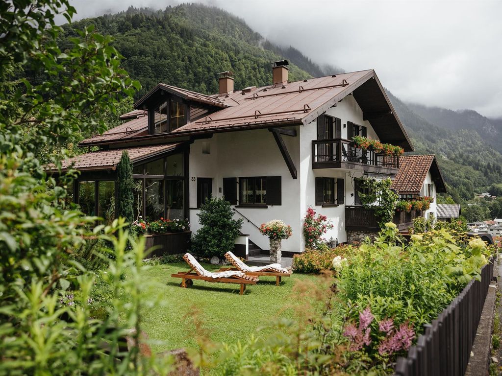 Ludwig's Mountain Lodges
