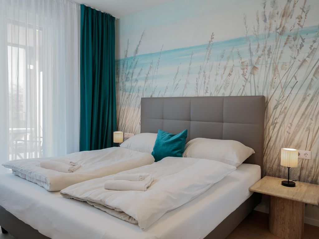 Lakeview Apartment