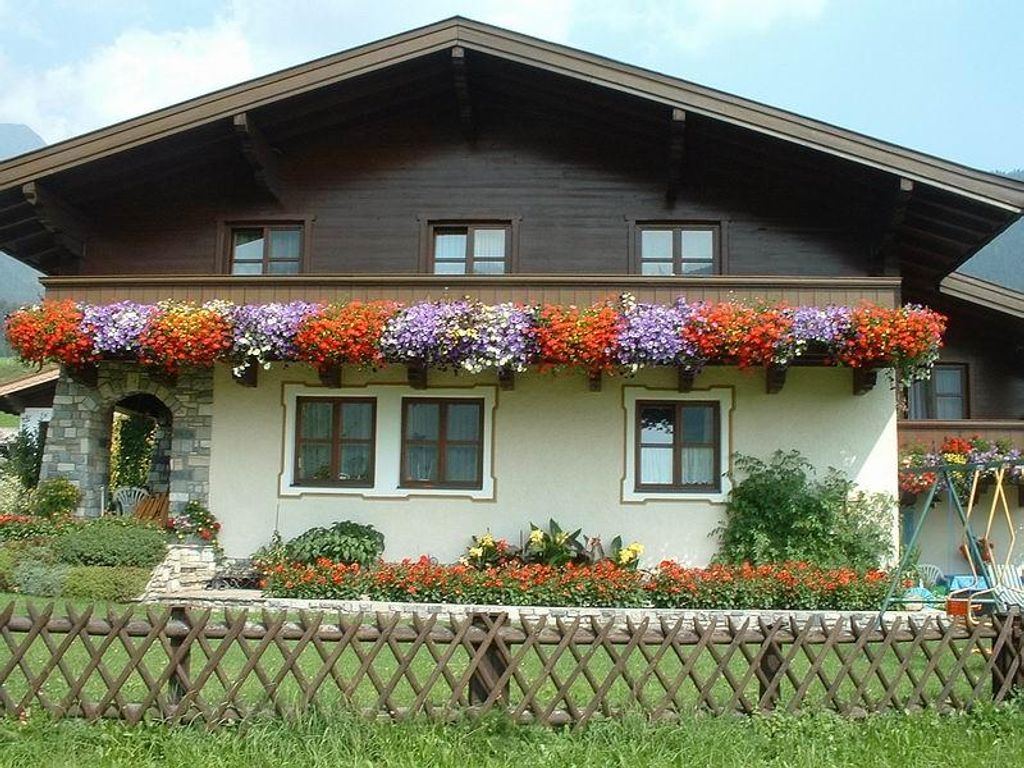 Perwein, Haus