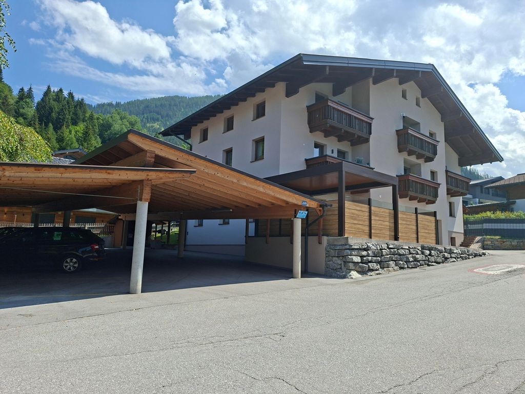 Mountainview Appartement mit Balkon und Carport