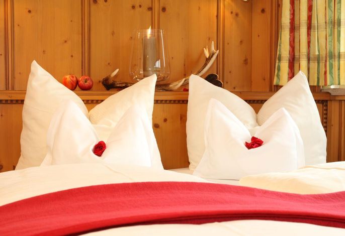 Doppelzimmer mit Balkon und Bergblick