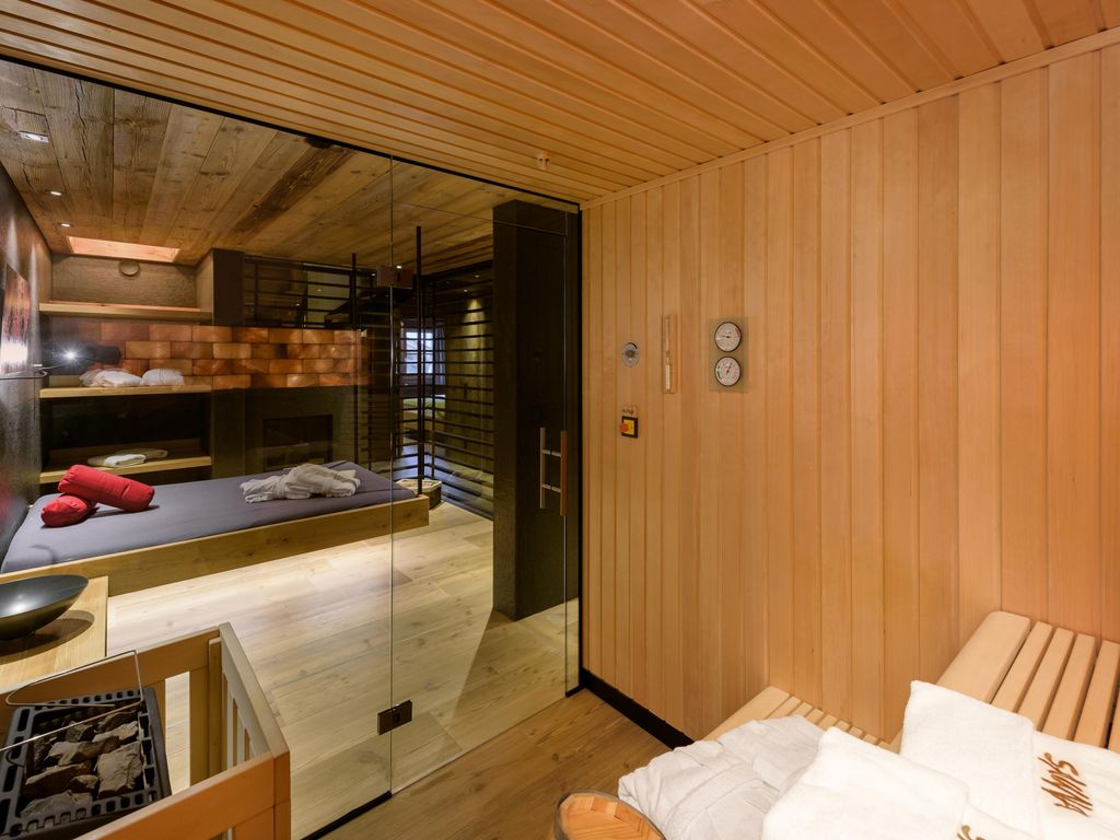 Lisa Chalets