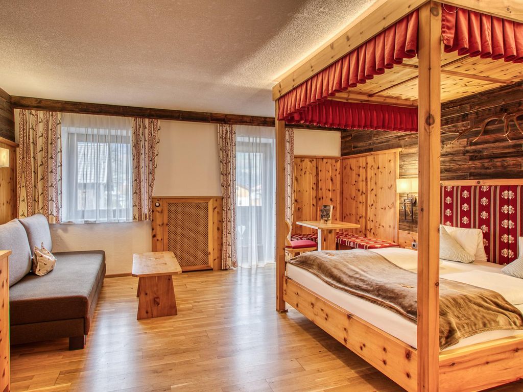 Hotel Alpenstolz