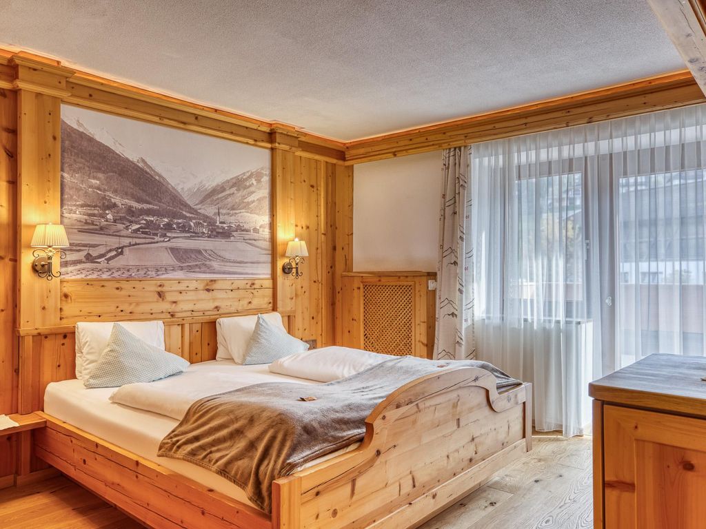 Hotel Alpenstolz