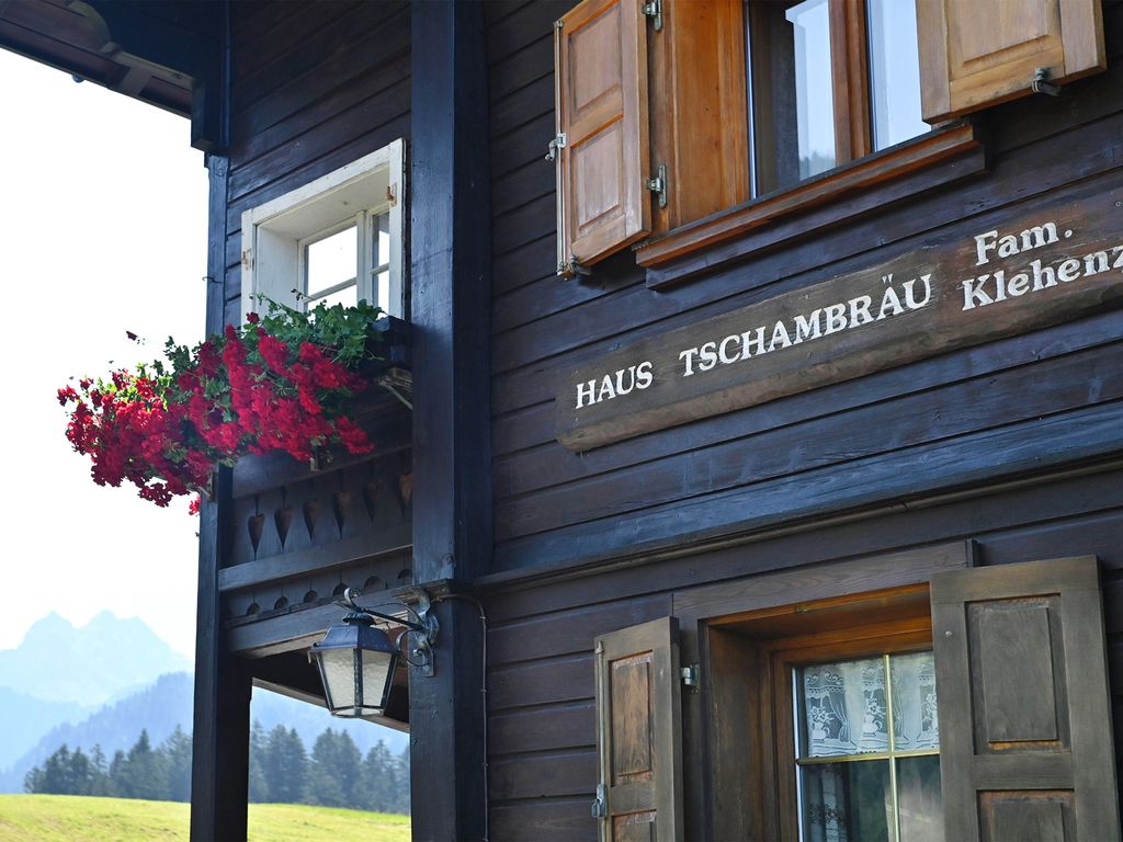 Haus Tschambräu