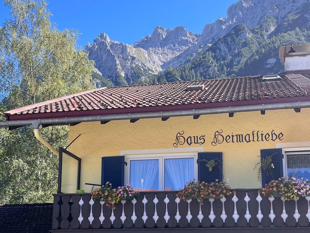 Heimatliebe, Haus