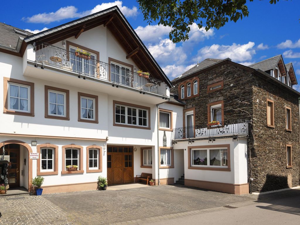 Weingut-Gästehaus Hermann-Josef Clüsserath