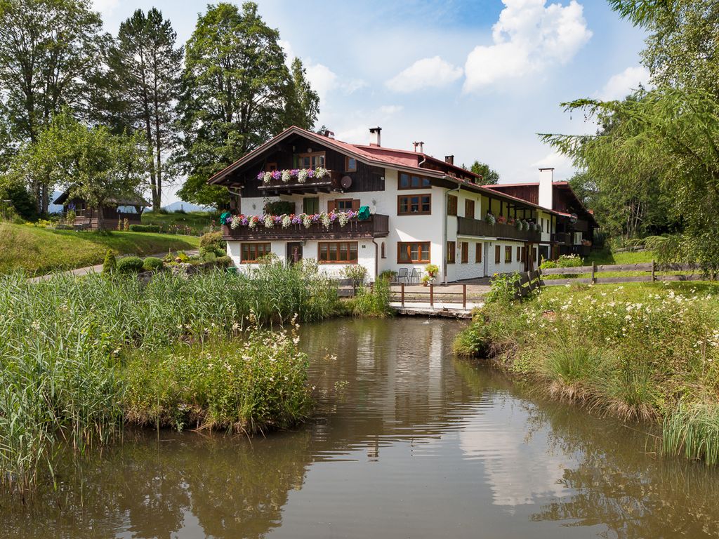 Haus am Teich