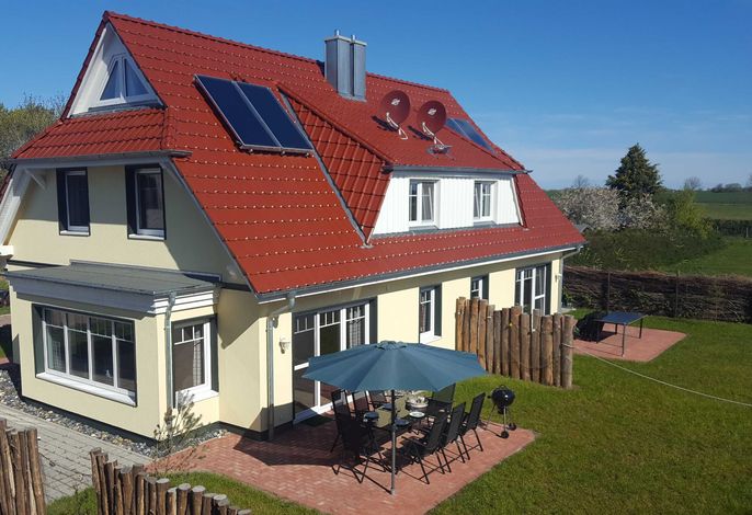 Ferienhaus Hühnergott mit Sauna, Kaminofen, Terrasse und Garten