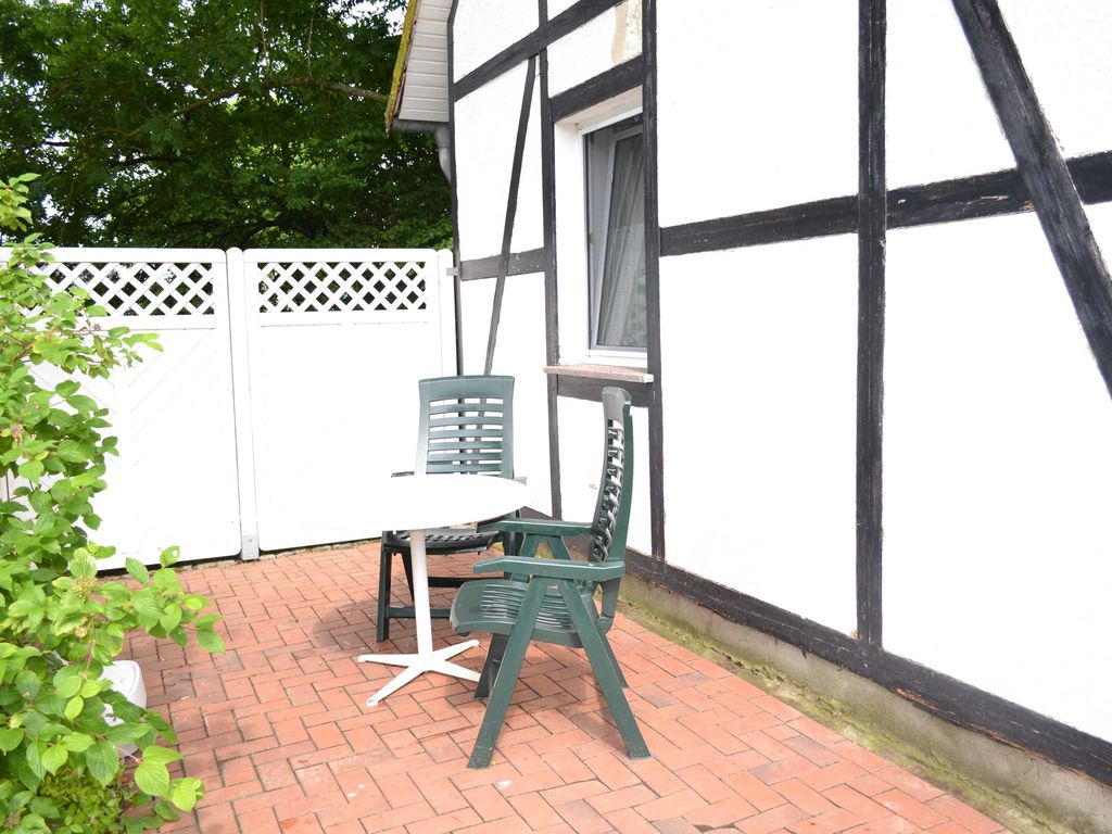 Terrasse mit Sitzecke und Grill