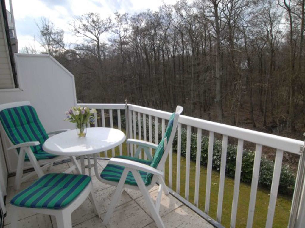 Balkon mit Blick in den Kurwald