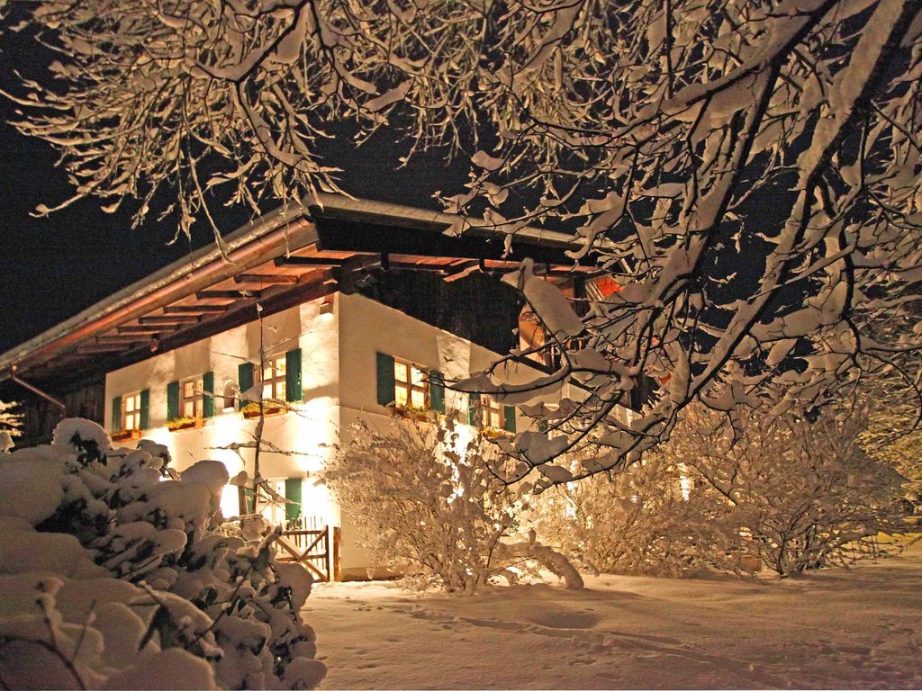 Winterbild Hausansicht