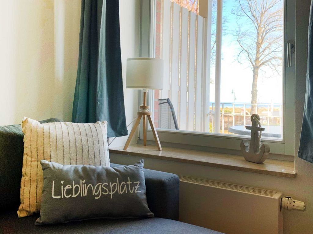Villa Seegarten Whg. Seg02 - Ausblick vom Sofa auf die Ostsee