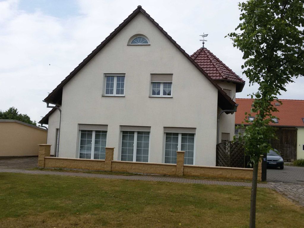 Schlüsselübergabe An den Linden 28