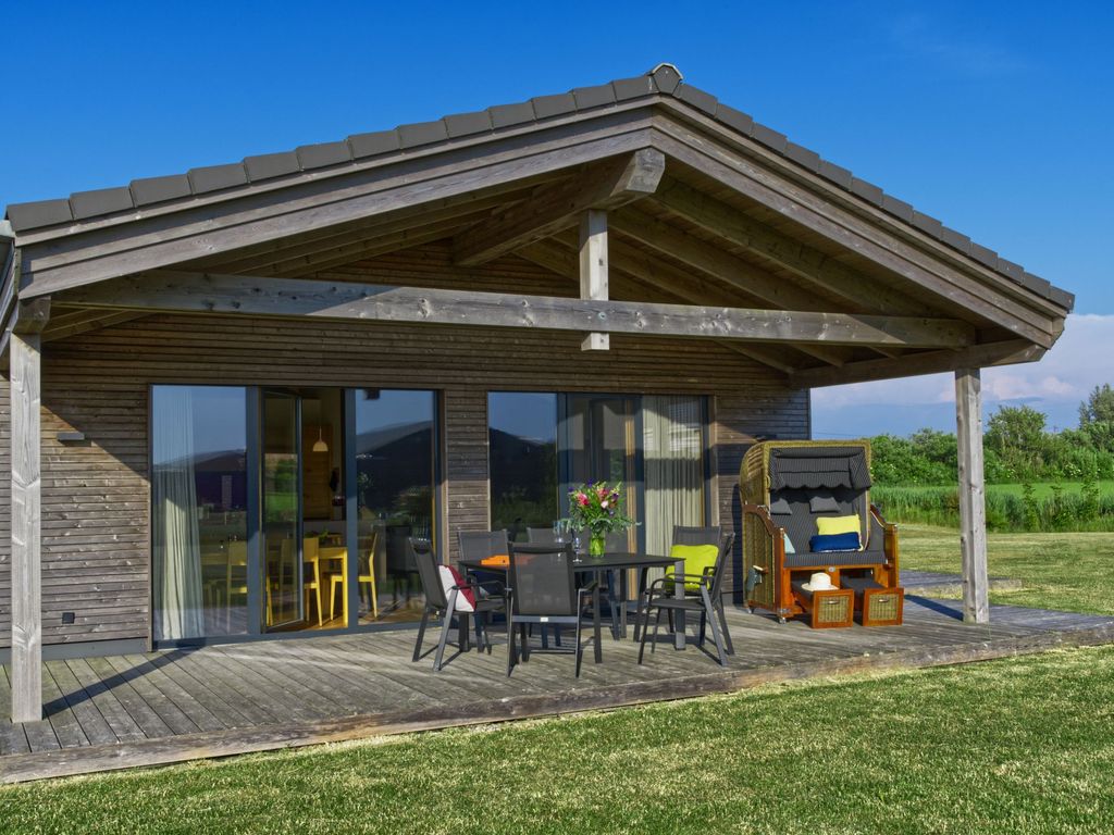 Überdachte Terrasse + Sonnenterrasse mit privatem Strandkorb