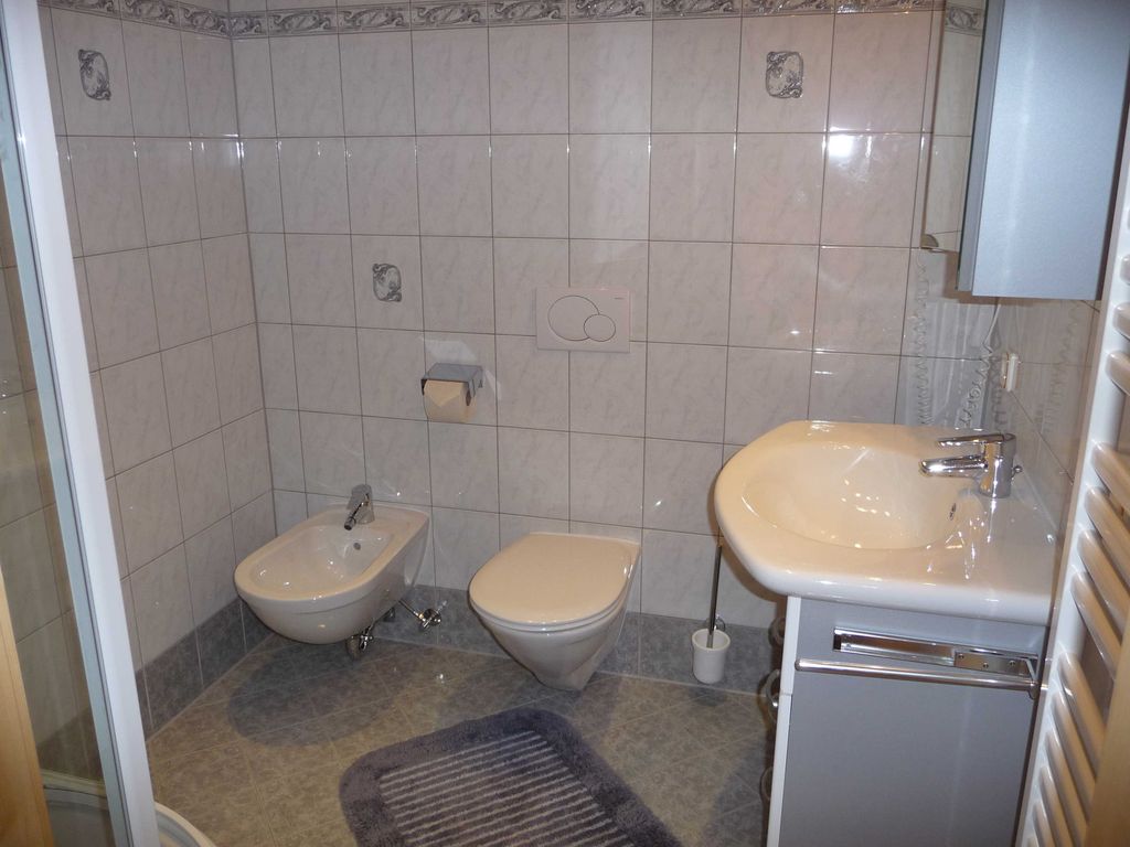 WC-Dusche-Bidet
