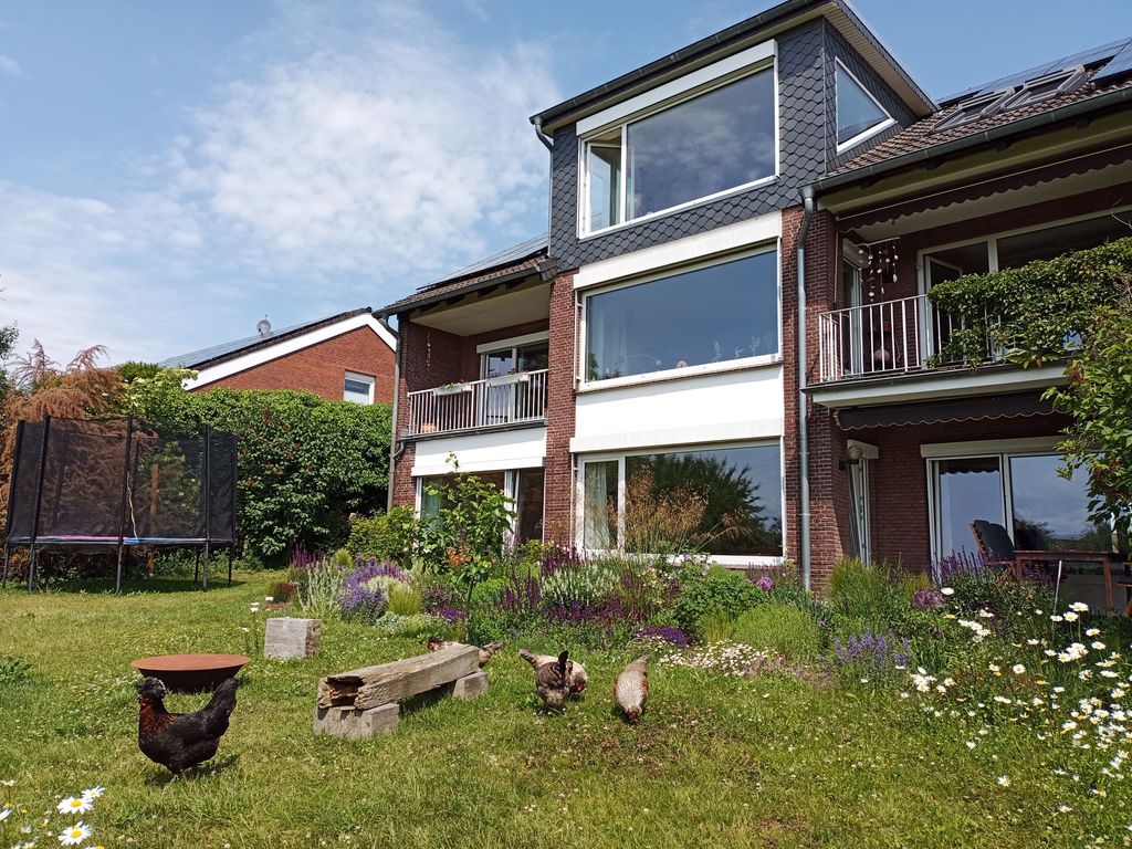 Garten mit Terrasse der Ferienwohnung