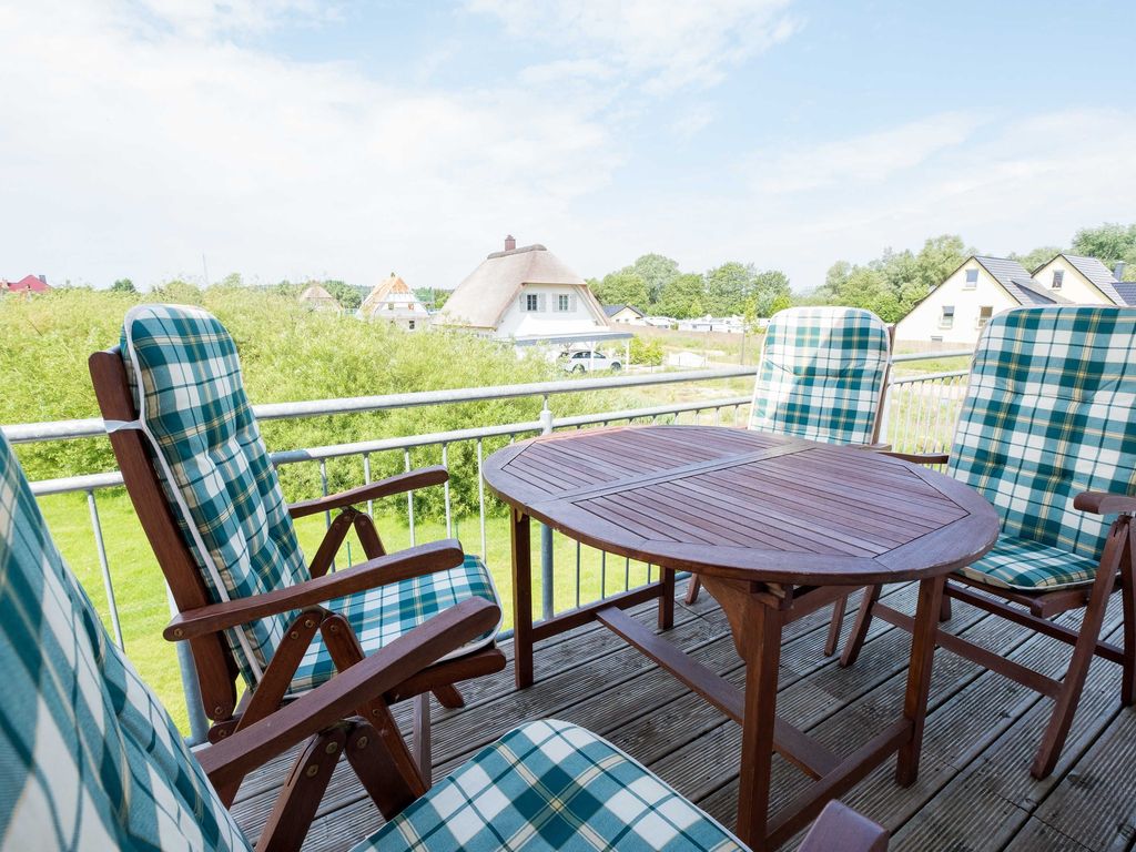 Ausblick vom Balkon ins Grüne
