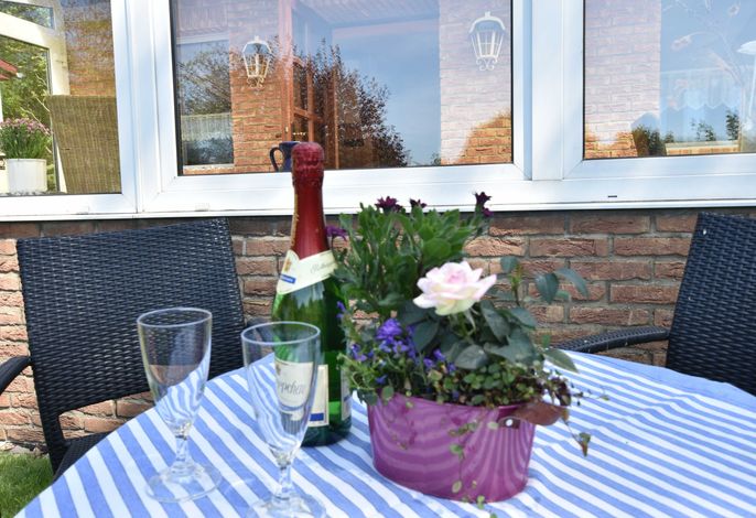 3-Raum-Ferienhaus mit Wintergarten 4 Erw.+1 Baby Bild 3