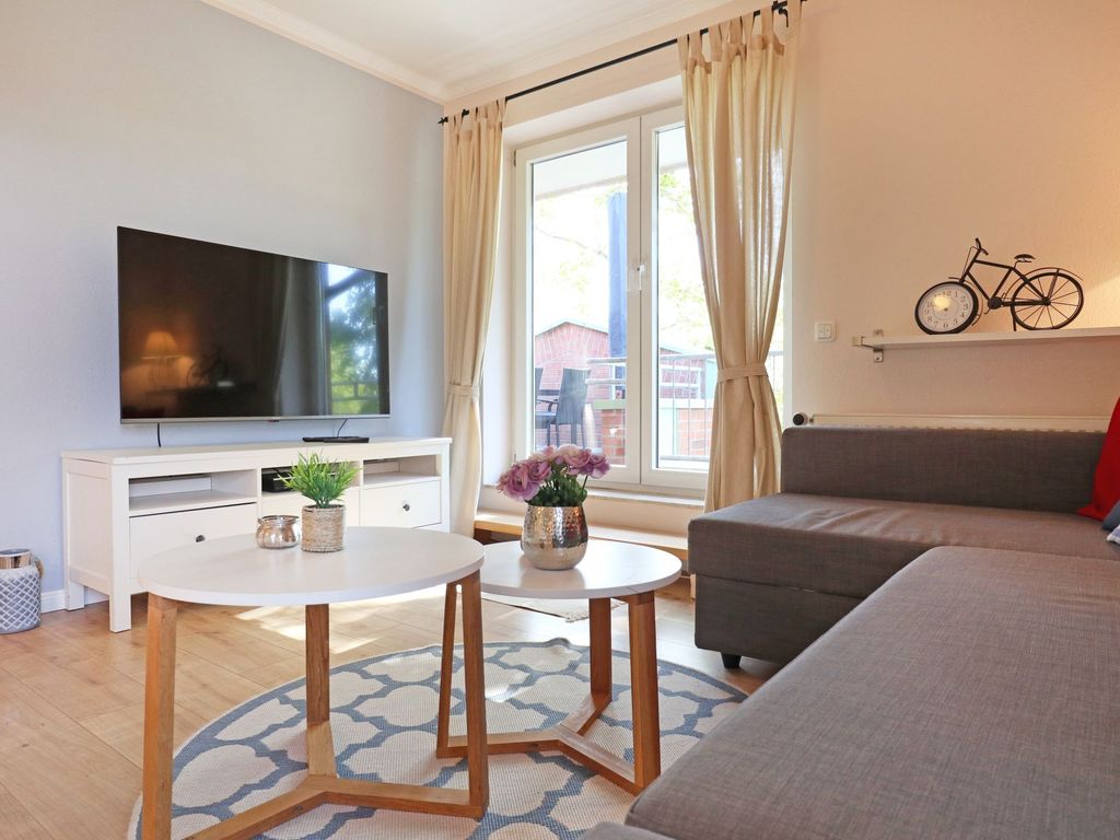 Goosbrink Whg. 19 - Blick auf den TV vom Sofa