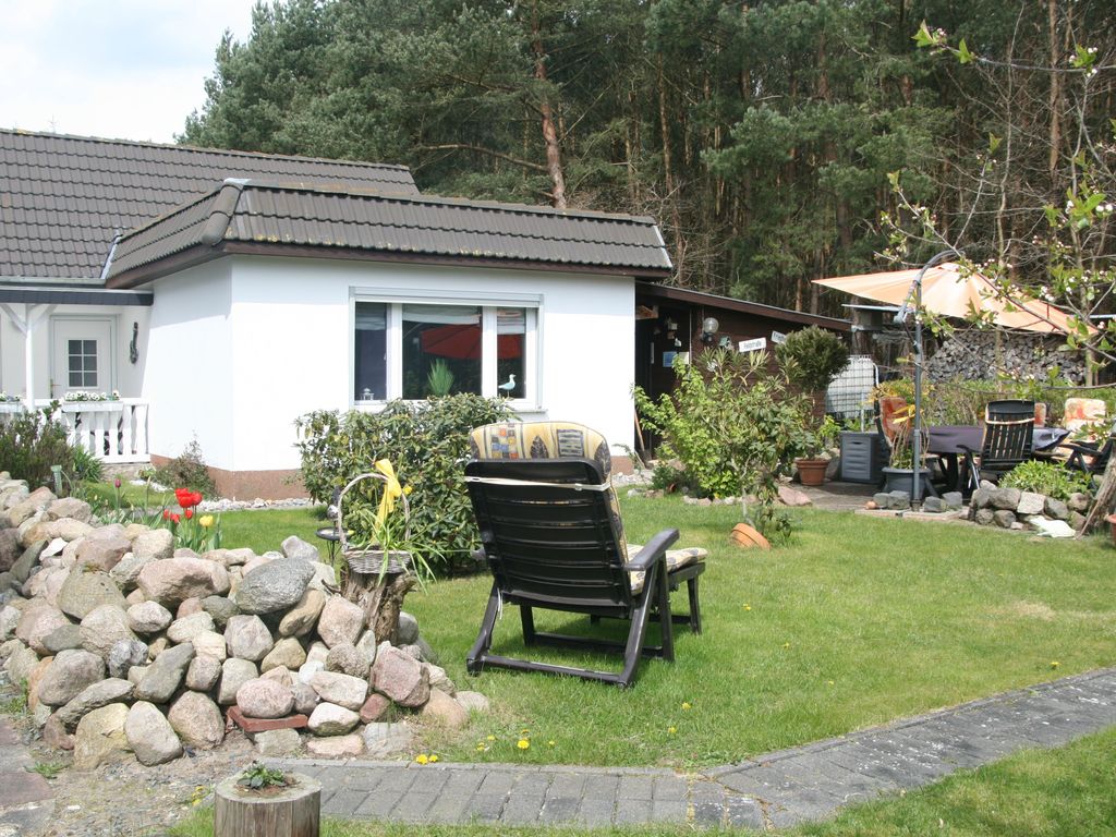 Ferienhaus (70m²) am Waldrand mit abgeschlossenem Garten