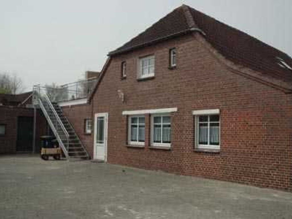 Haus hinterm Deich