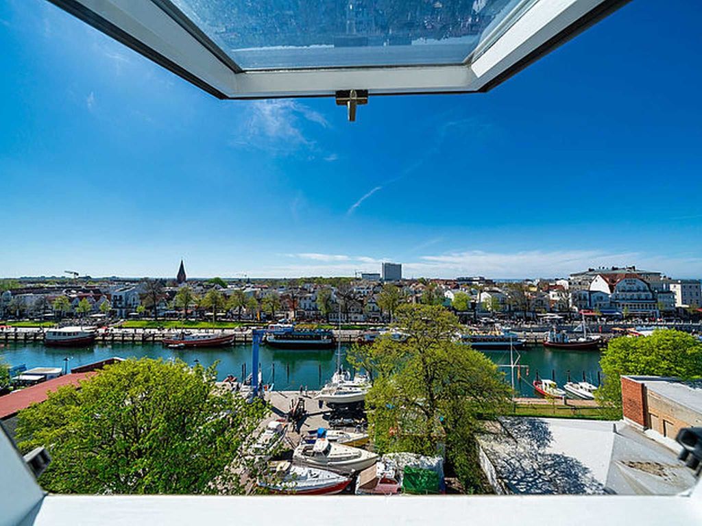 WIROtel Mittelmole Ausblick auf Warnemünde