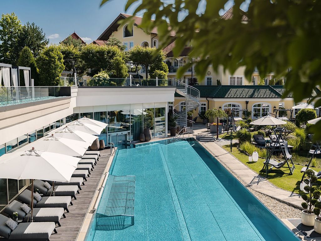 Infinity-Pool