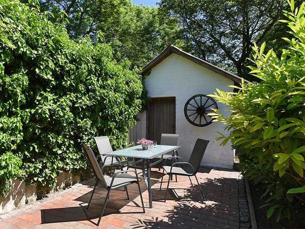 Terrasse vor dem alten Backhaus