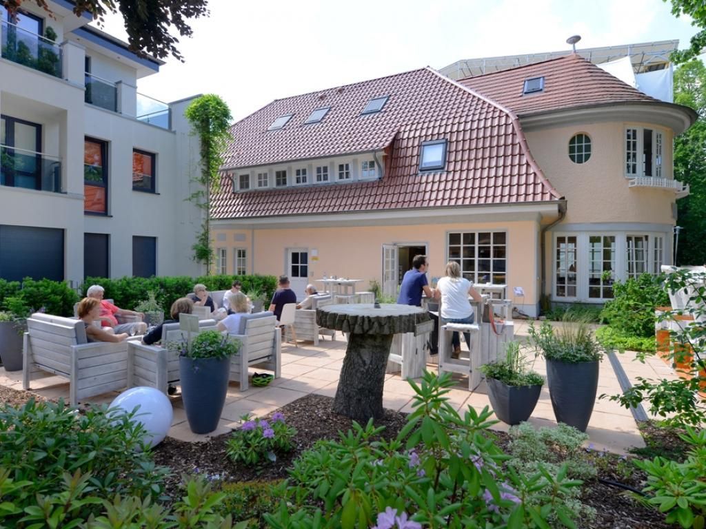 Muschel- Blick auf das Café