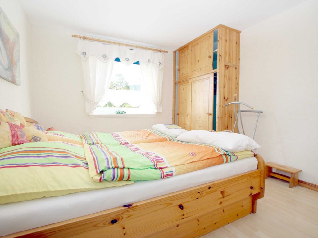 Schlafzimmer 1 mit Doppelbett