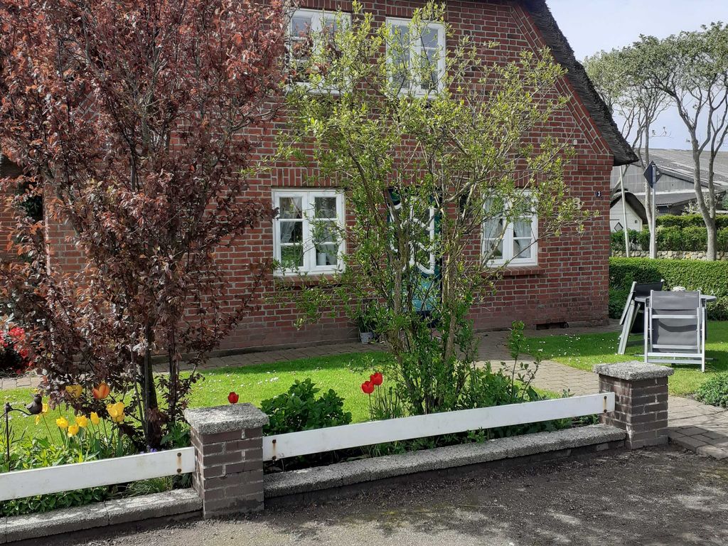 Hausansicht mit Eingang