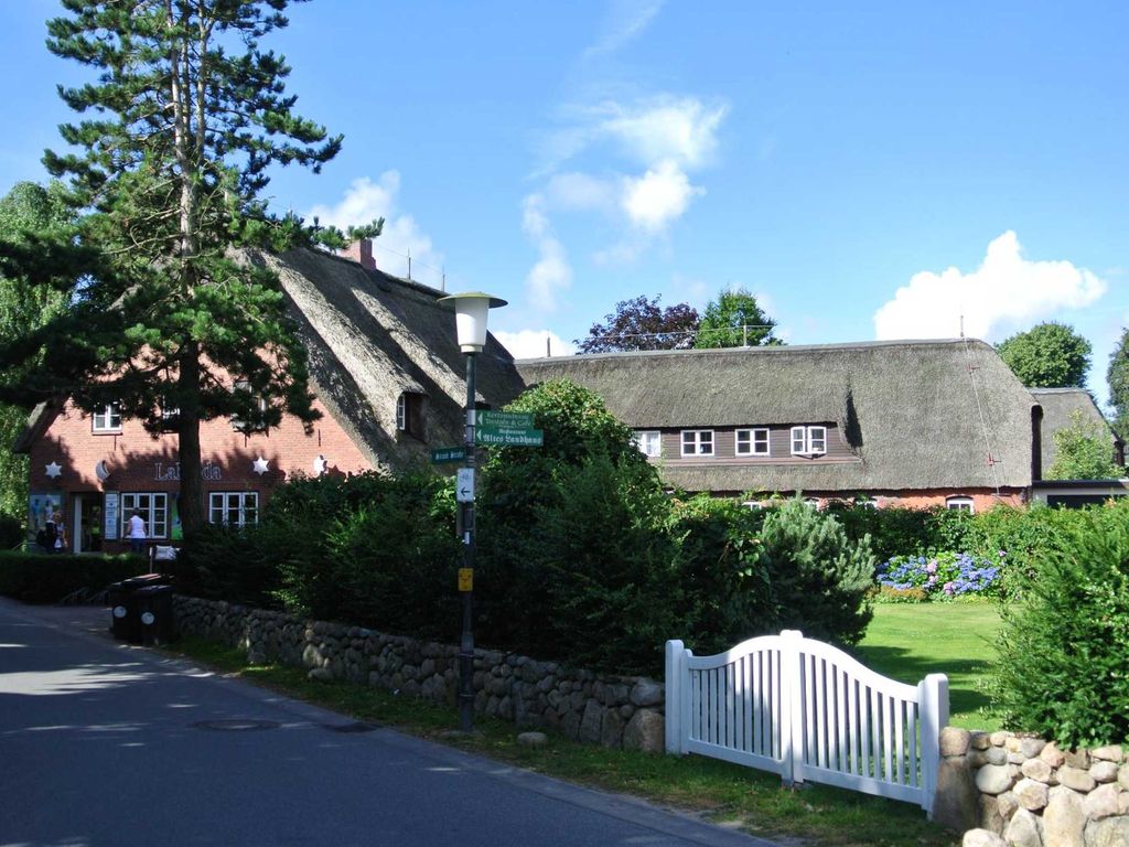 Ca. 70qm große Wohnung für bis zu 6 Personen - ideal für bis zu 4 Erwachsene und 2 Kinder. Die Küche verfügt über einen modernen Geschirrspüler, Herd/Backofen sowie eine Kaffeemaschine.