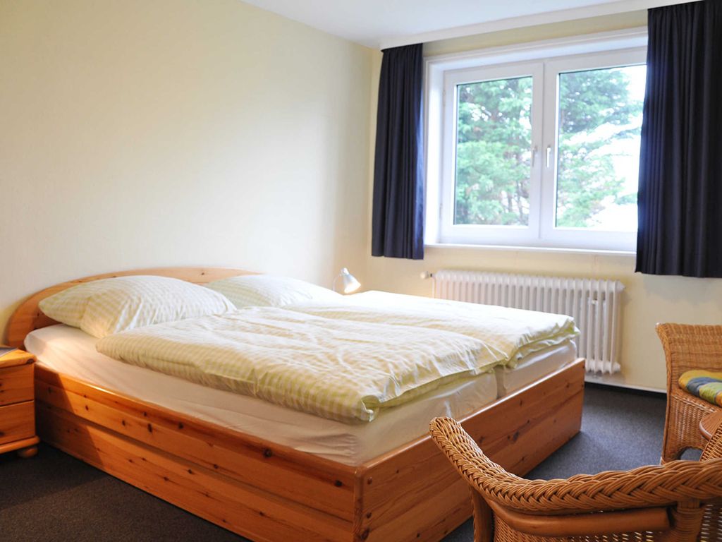 Das geräumige Schlafzimmer mit Qualitätsmatratzen für den erholsamen Schlaf.