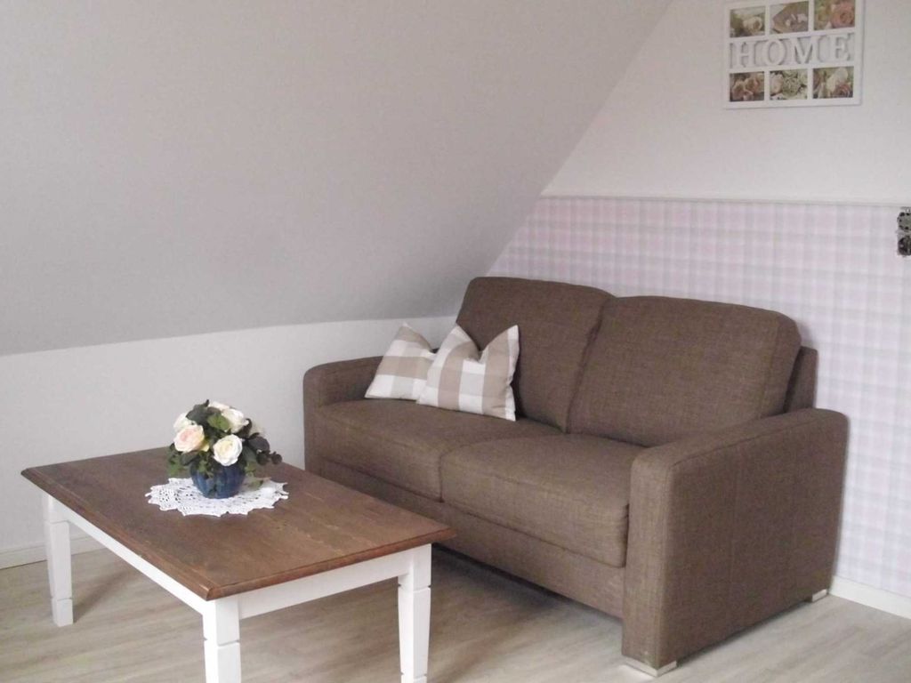 Gemütliche Sitzecke mit Fernseher