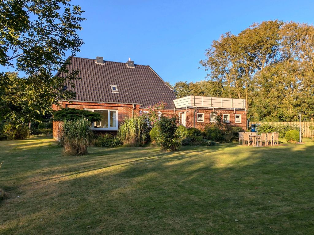 Freistehendes Ferienhaus am Ortsrand von Nieblum, Kachelofen, Sauna