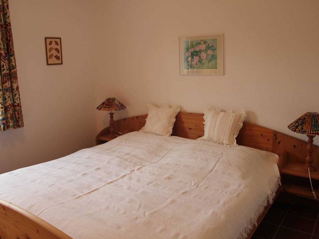 Schlafzimmer mit Doppelbett