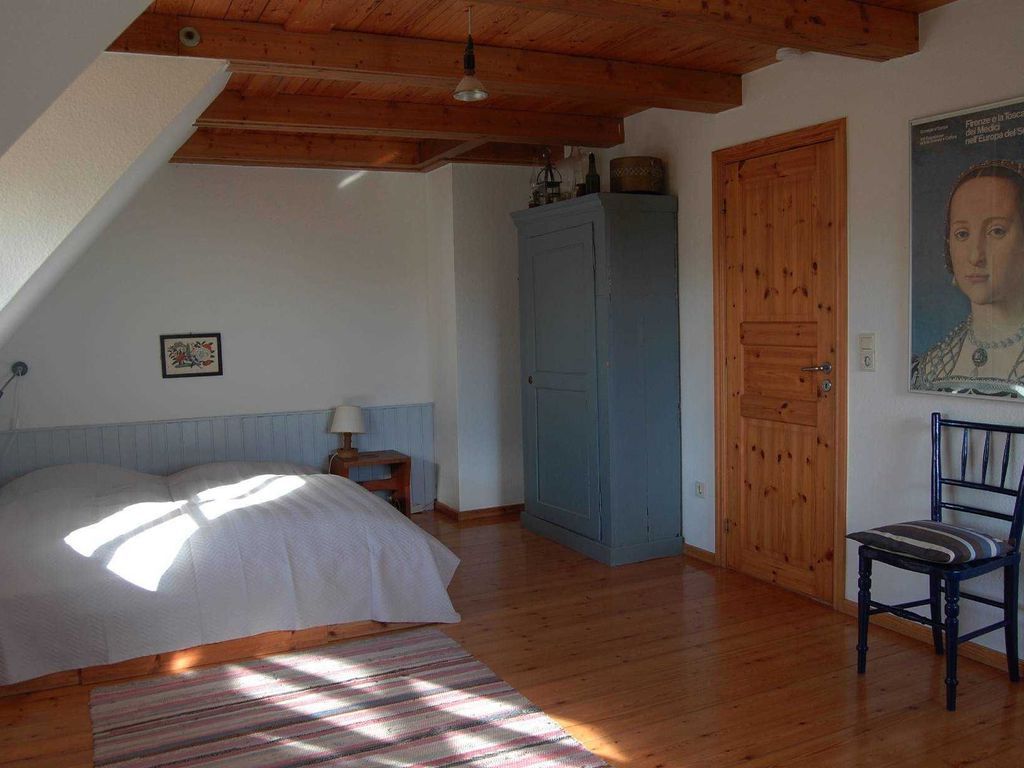 Schlafzimmer mit Doppelbett im 1.Stock