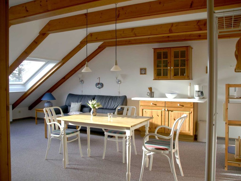 Gemütliches Appartement mit SAT-TV (Flachbildschirm)und Musikanlage mit CD-Spieler.