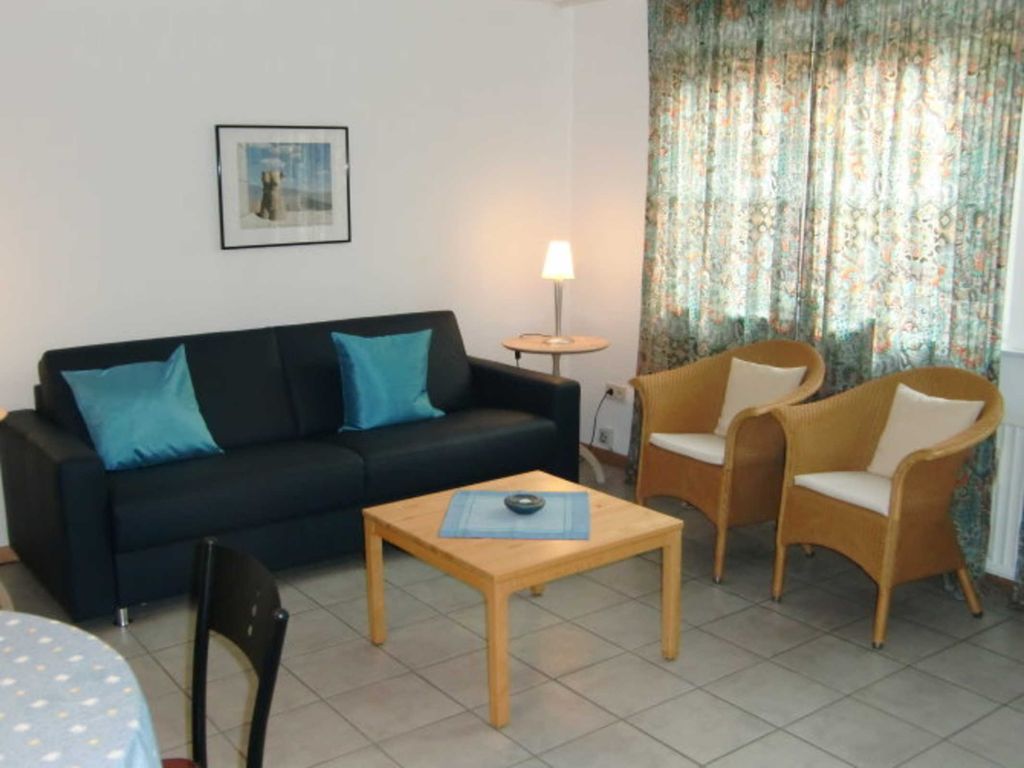 Wohnbereich mit Schlafsofa in Komforthöhe