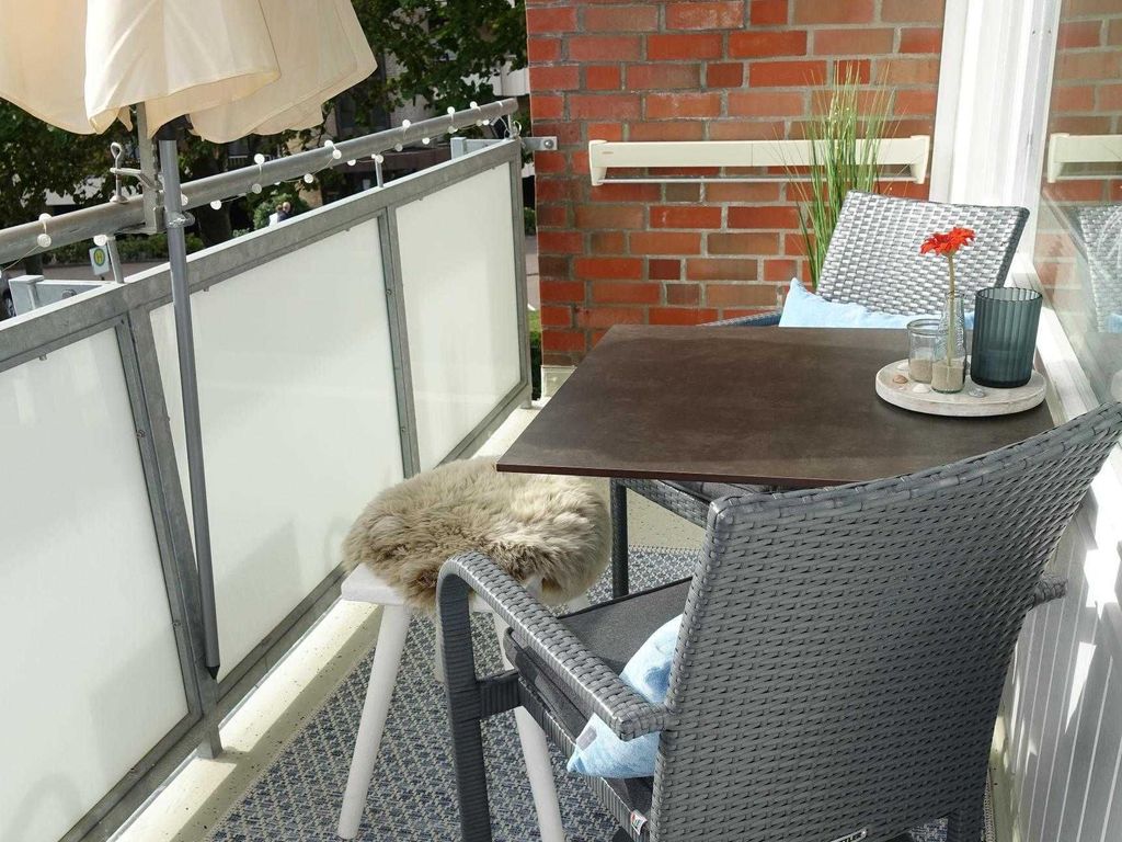 Lassen Sie den Tag beginnen mit einem Frühstück auf dem Balkon bei farbigem Sonnenaufgang. Auf dem Balkon lässt sich die Sonne bis mittags genießen - abends kann man hier wunderbar den Tag ausklingen lassen.