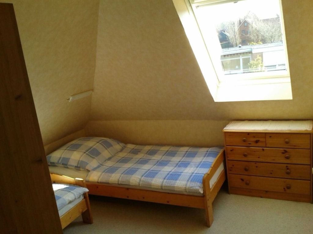 Das kleinere Zimmer mit ebenfalls 200 cm Betten.