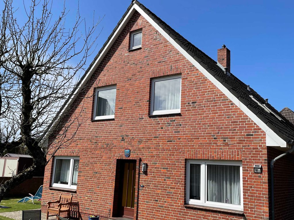 Die Ferienwohnung befindet sich im Dachgeschoß unseres Hauses.