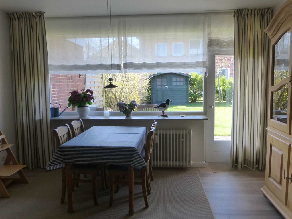 Wohnzimmer mit Essplatz