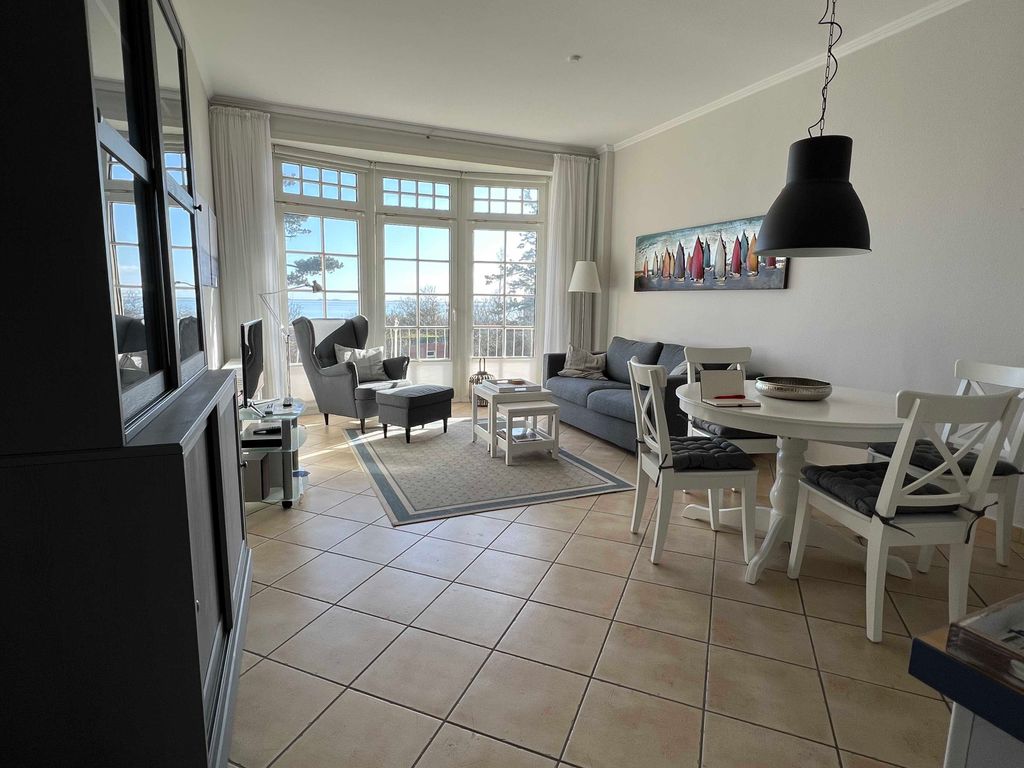 Wohn-/Esszimmer mit Panoramameerblick WG 8.